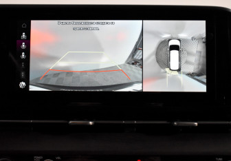 Подержанный автомобиль Kia Carnival 2023 года (22 фото)