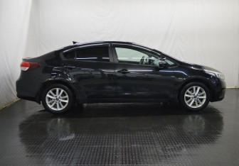 Подержанный автомобиль Kia Cerato Sedan 2019 года (4 фото)