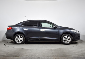 Подержанный автомобиль Renault Fluence 2011 года (4 фото)