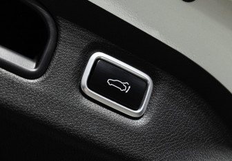 Подержанный автомобиль Kia Stinger 2018 года (15 фото)