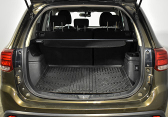 Подержанный автомобиль Mitsubishi Outlander 2019 года (20 фото)