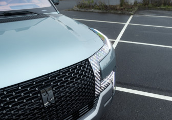 Подержанный автомобиль BYD Yangwang U8 2023 года (4 фото)