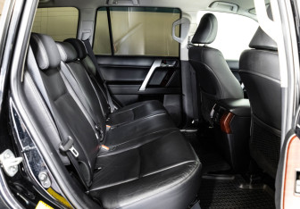 Подержанный автомобиль Toyota Land Cruiser Prado 2016 года (17 фото)