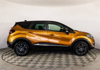 Подержанный автомобиль Renault Kaptur 2022 года (4 фото)