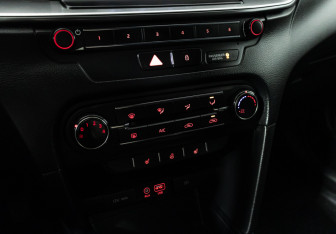 Подержанный автомобиль Kia Ceed Wagon 2019 года (15 фото)