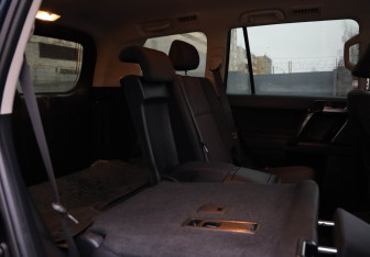 Подержанный автомобиль Toyota Land Cruiser Prado 2021 года (12 фото)