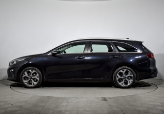 Подержанный автомобиль Kia Ceed Wagon 2019 года (8 фото)