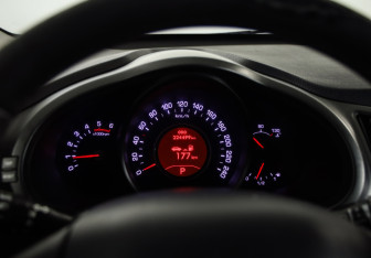 Подержанный автомобиль Kia Sportage 2011 года (11 фото)