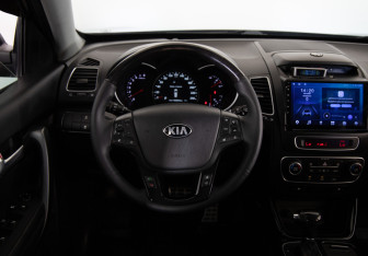 Подержанный автомобиль Kia Sorento 2017 года (10 фото)