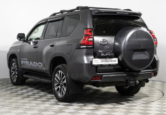 Подержанный автомобиль Toyota Land Cruiser Prado 2022 года (7 фото)
