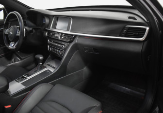 Подержанный автомобиль Kia Optima Sedan 2019 года (12 фото)