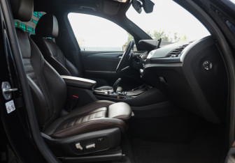 Подержанный автомобиль BMW X3 2021 года (26 фото)