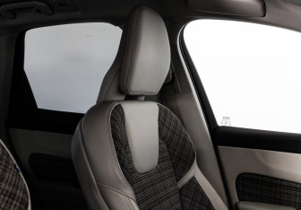 Подержанный автомобиль Volvo XC60 2021 года (19 фото)