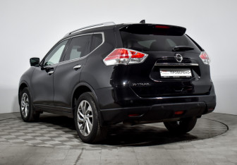Подержанный автомобиль Nissan X-Trail 2017 года (7 фото)