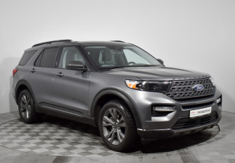 Подержанный автомобиль Ford Explorer 2021 года (3 фото)