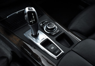 Подержанный автомобиль BMW X5 2013 года (11 фото)