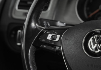 Подержанный автомобиль Volkswagen Golf Hatchback 2013 года (12 фото)
