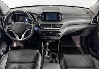 Подержанный автомобиль Hyundai Tucson 2019 года (14 фото)