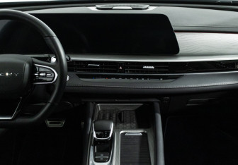 Подержанный автомобиль Chery Arrizo 8 2023 года (14 фото)