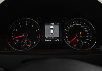 Подержанный автомобиль Volkswagen Passat Sedan 2011 года (19 фото)