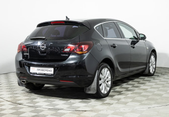 Подержанный автомобиль Opel Astra Hatchback 2012 года (5 фото)