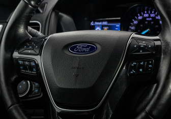Подержанный автомобиль Ford Explorer 2017 года (11 фото)