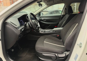 Подержанный автомобиль Hyundai Sonata 2021 года (10 фото)