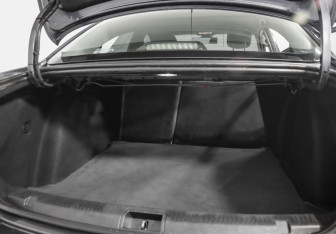 Подержанный автомобиль Renault Fluence 2010 года (24 фото)