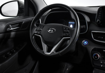 Подержанный автомобиль Hyundai Tucson 2019 года (15 фото)