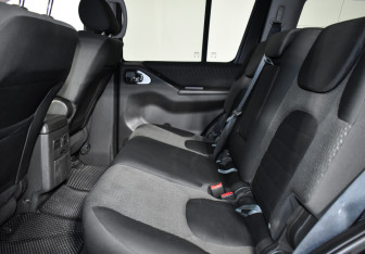 Подержанный автомобиль Nissan Pathfinder 2013 года (12 фото)