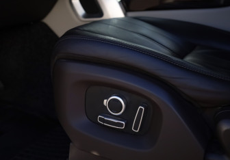 Подержанный автомобиль Land Rover Range Rover 2017 года (28 фото)