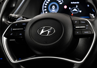 Подержанный автомобиль Hyundai Sonata 2020 года (14 фото)