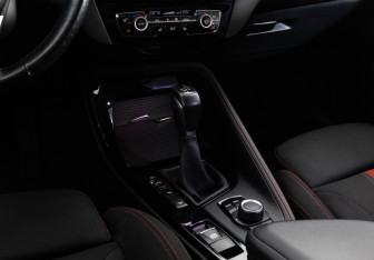 Подержанный автомобиль BMW X1 2017 года (13 фото)