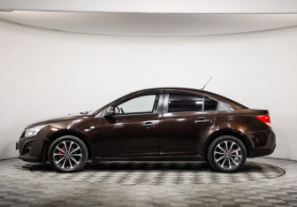 Подержанный автомобиль Chevrolet Cruze Sedan 2013 года (8 фото)
