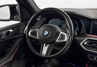Подержанный автомобиль BMW X5 2021 года (17 фото)