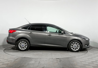Подержанный автомобиль Ford Focus Sedan 2016 года (4 фото)