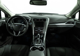 Подержанный автомобиль Ford Mondeo Sedan 2015 года (13 фото)