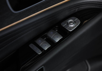 Подержанный автомобиль Jaecoo J8 2024 года (23 фото)