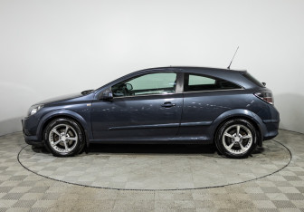 Подержанный автомобиль Opel Astra Hatchback 2010 года (8 фото)