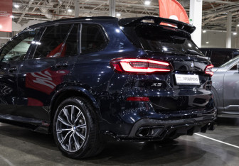 Подержанный автомобиль BMW X5 2020 года (19 фото)
