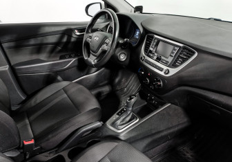 Подержанный автомобиль Hyundai Solaris Sedan 2017 года (13 фото)
