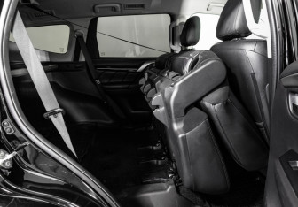 Подержанный автомобиль Mitsubishi Pajero Sport 2017 года (20 фото)