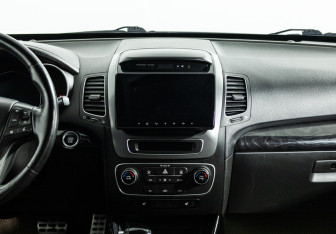 Подержанный автомобиль Kia Sorento 2013 года (14 фото)