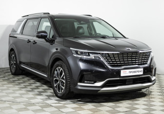 Подержанный автомобиль Kia Carnival 2021 года (3 фото)