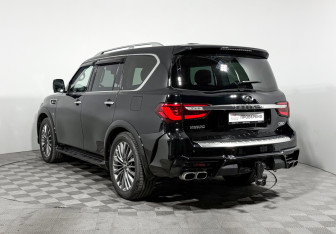 Подержанный автомобиль Infiniti QX80 2018 года (7 фото)