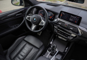 Подержанный автомобиль BMW X4 2021 года (13 фото)