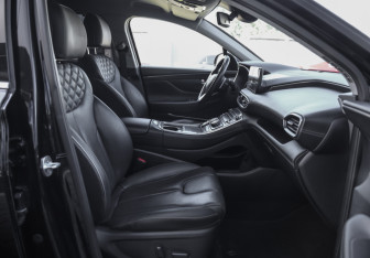 Подержанный автомобиль Hyundai Santa Fe 2022 года (30 фото)