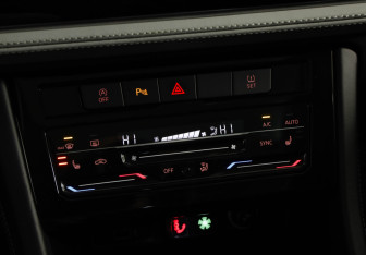 Подержанный автомобиль Jetta VS7 2023 года (16 фото)