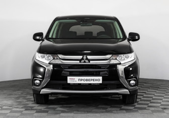 Подержанный автомобиль Mitsubishi Outlander 2017 года (2 фото)