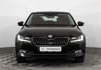Подержанный автомобиль Skoda Superb Liftback 2017 года (3 фото)